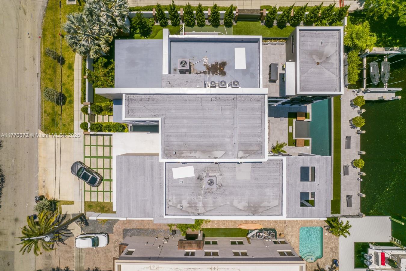 1400 Bayview Dr Fort Lauderdale, FL 33304