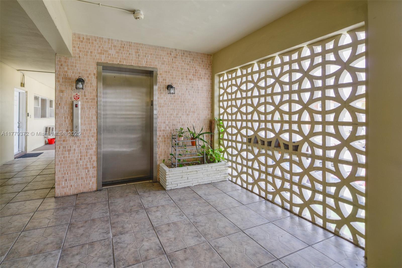 image SANS SOUCI CONDO16