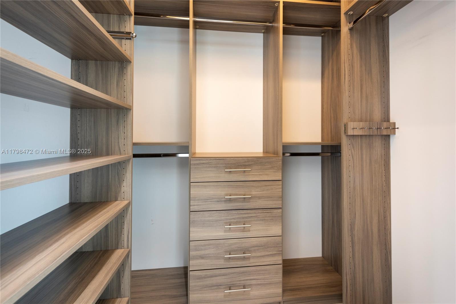 8513 NW 41st St Cooper City, FL 33024