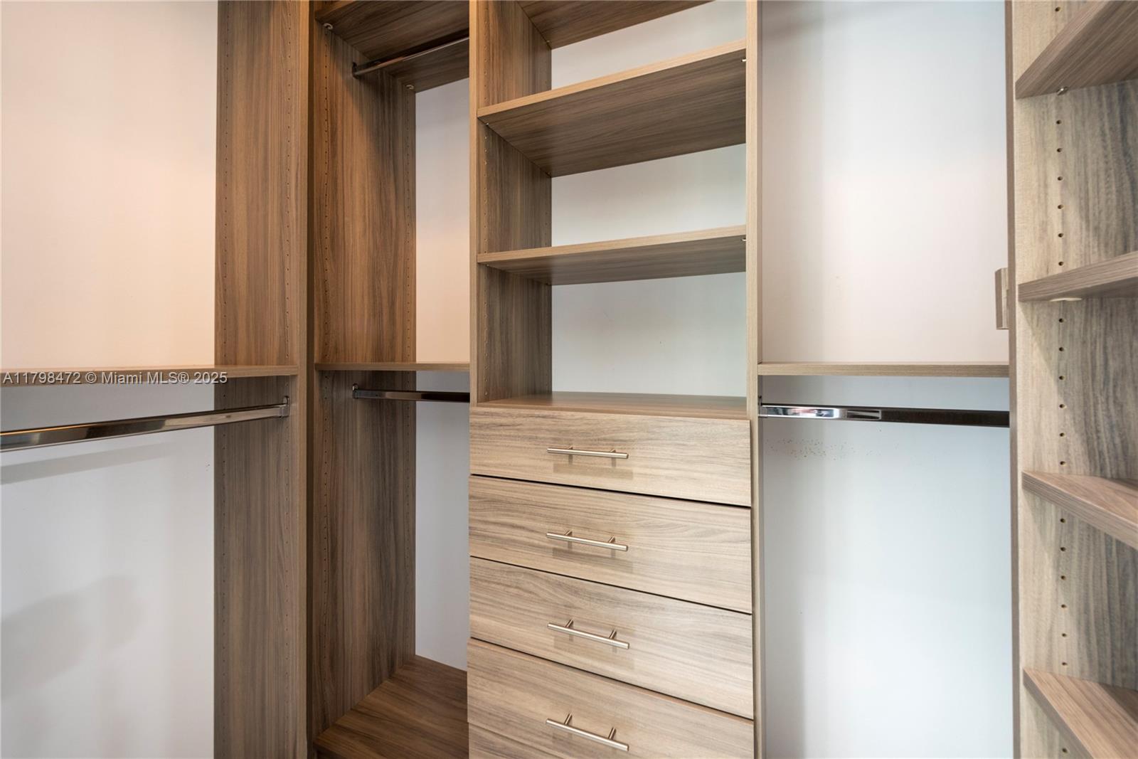 8513 NW 41st St Cooper City, FL 33024