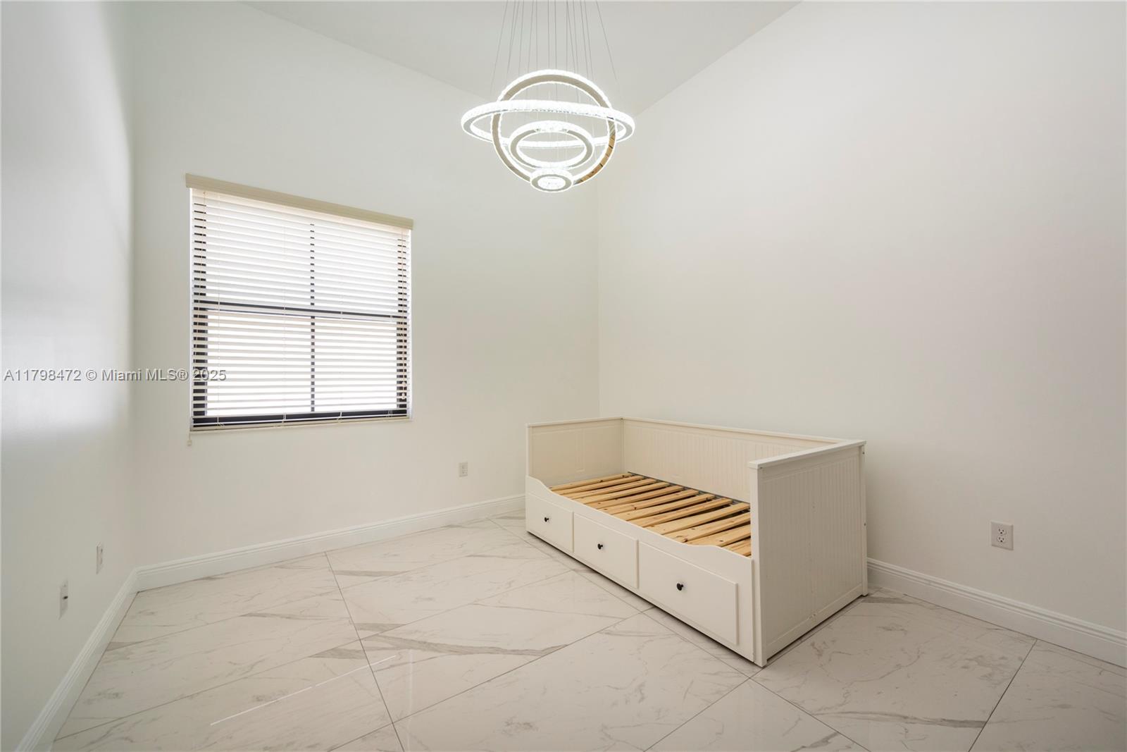 8513 NW 41st St Cooper City, FL 33024