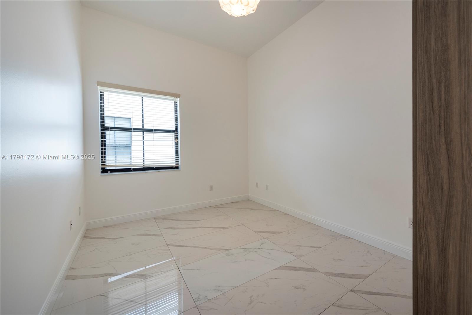 8513 NW 41st St Cooper City, FL 33024