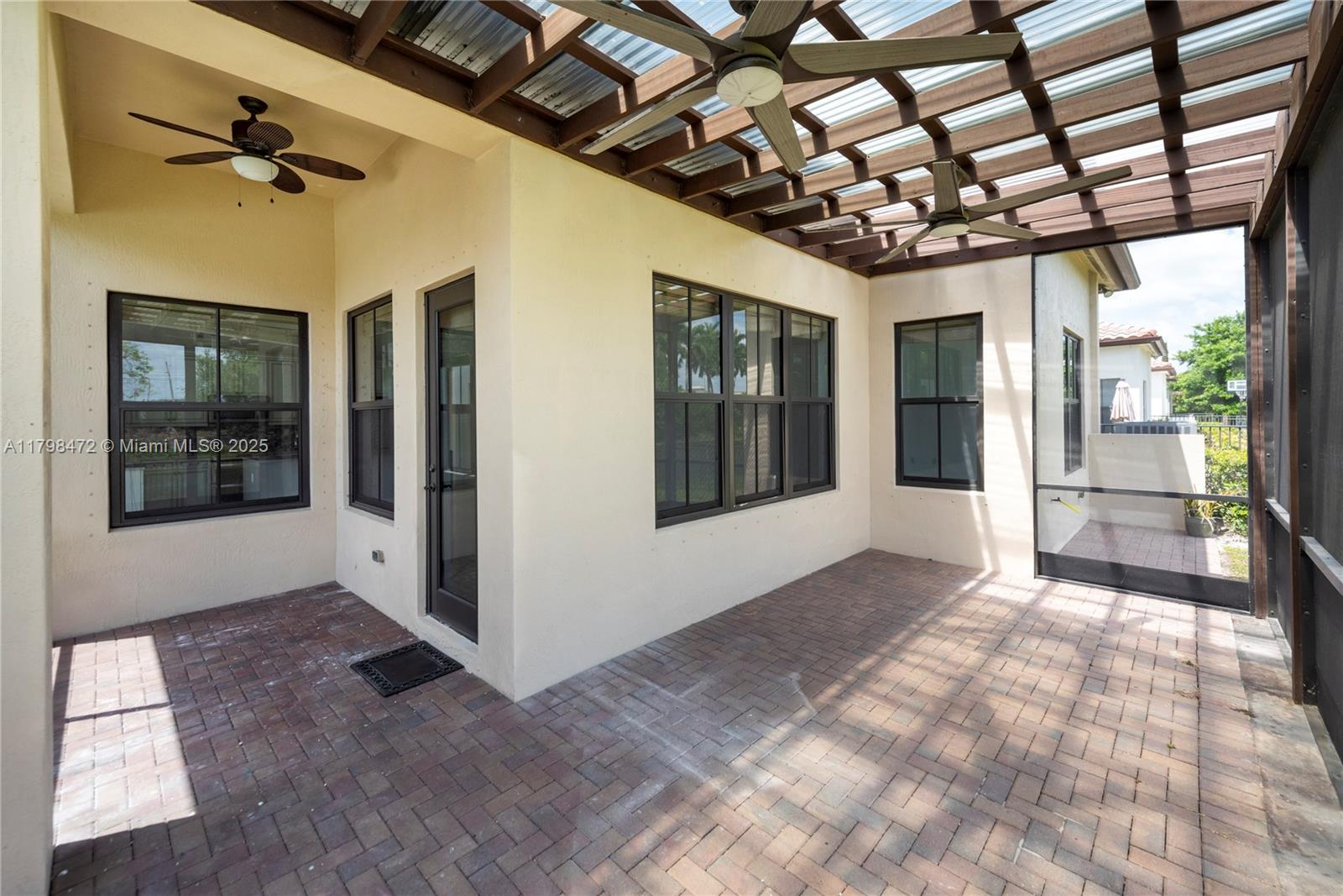 8513 NW 41st St Cooper City, FL 33024