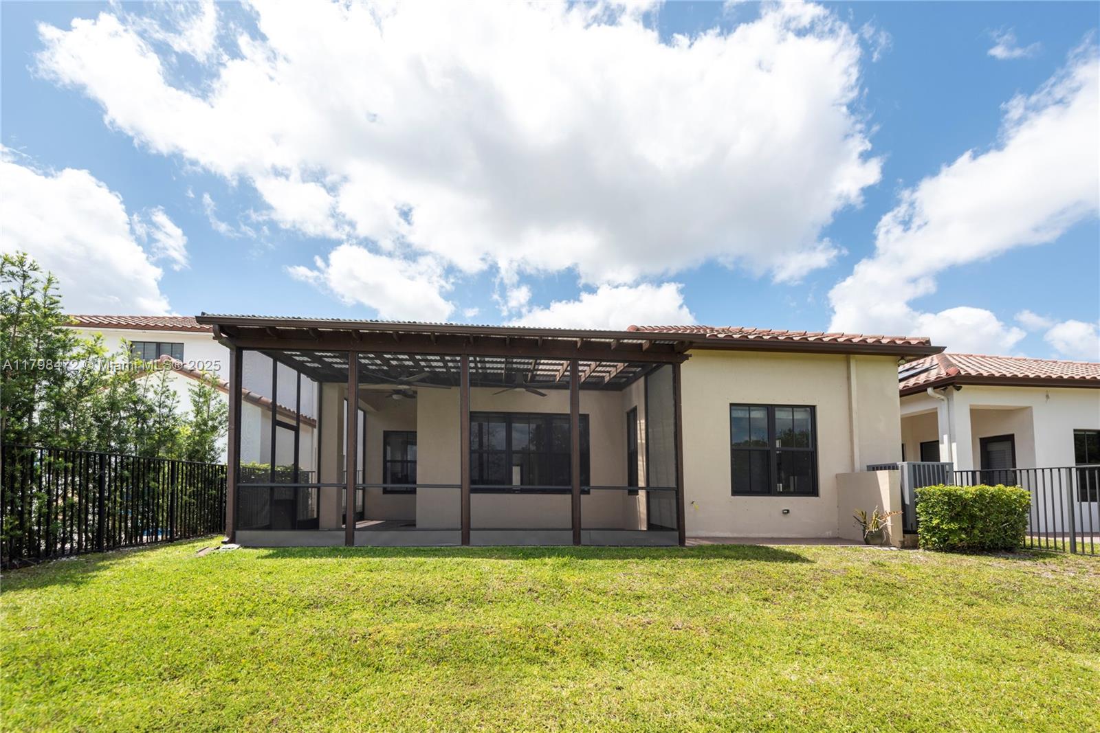 8513 NW 41st St Cooper City, FL 33024