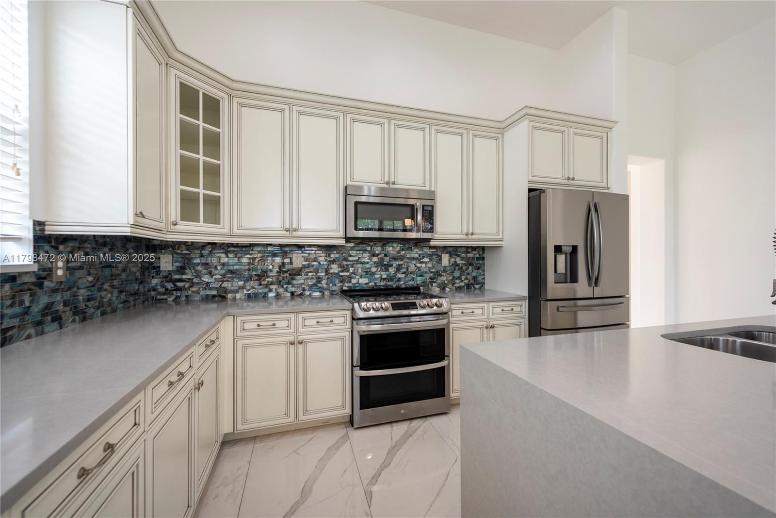 8513 NW 41st St Cooper City, FL 33024