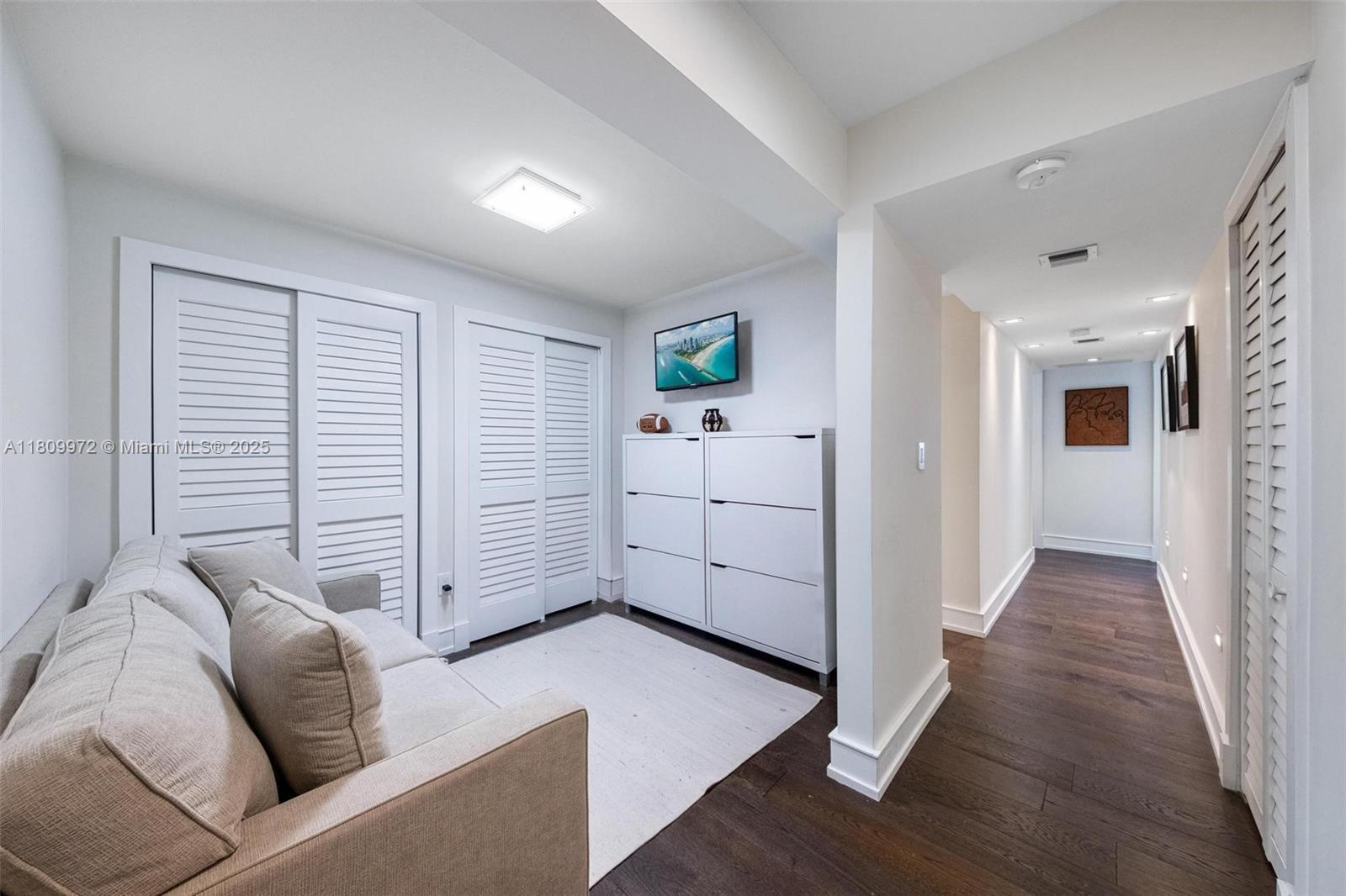 image Yacht Harbour Condo37