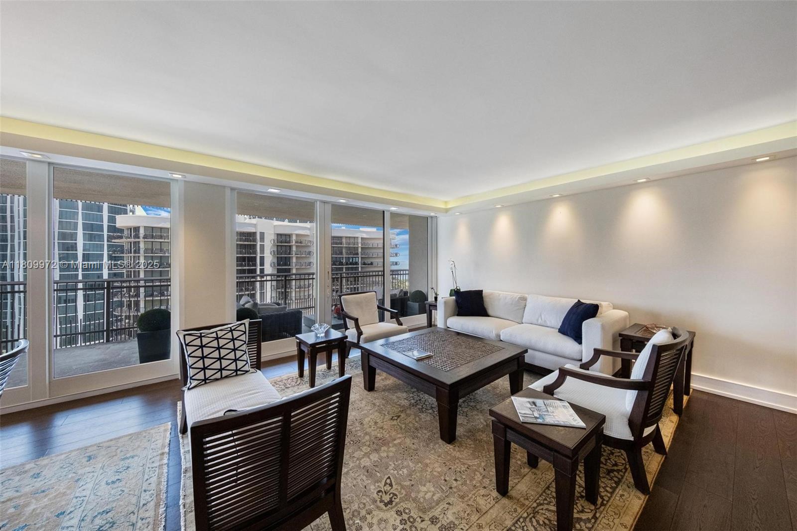 image Yacht Harbour Condo4