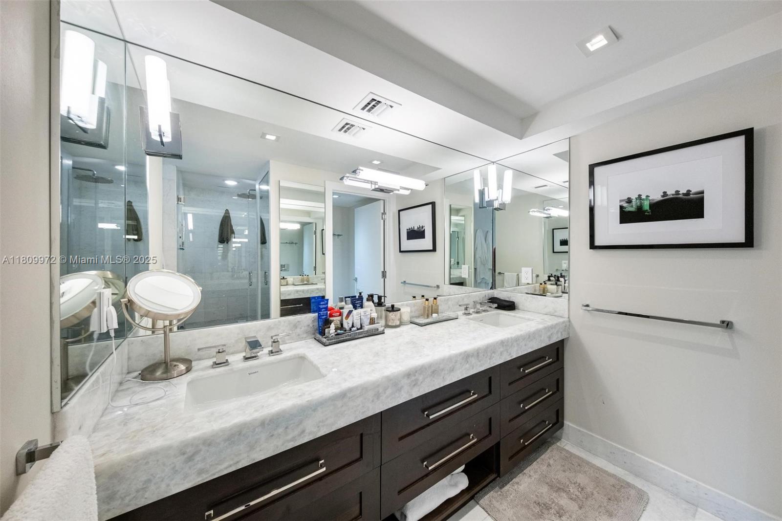 image Yacht Harbour Condo52