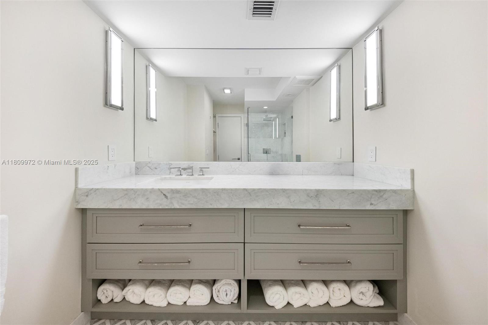 image Yacht Harbour Condo58
