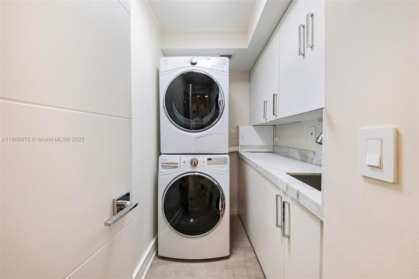 image Yacht Harbour Condo59