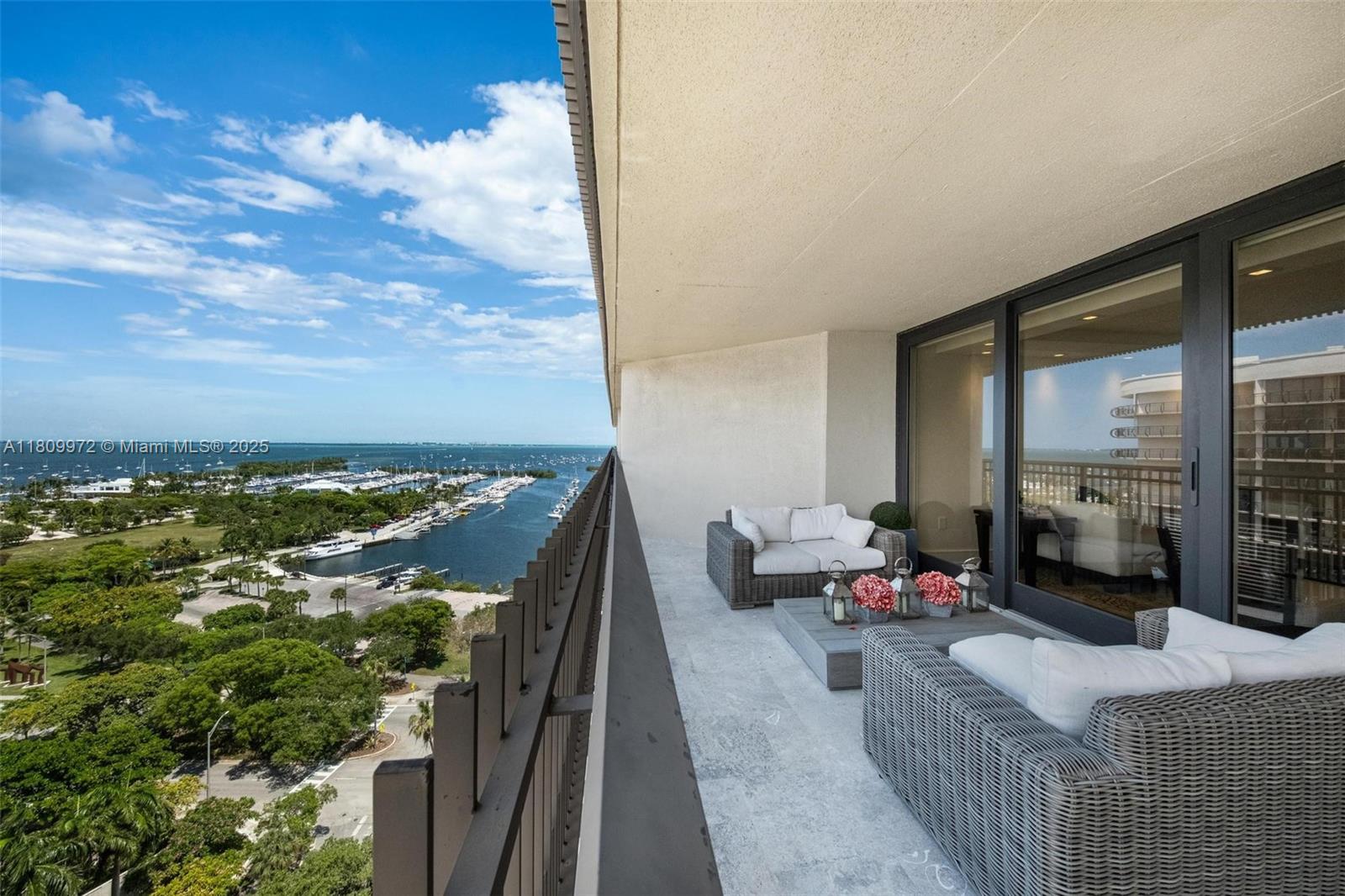image Yacht Harbour Condo61
