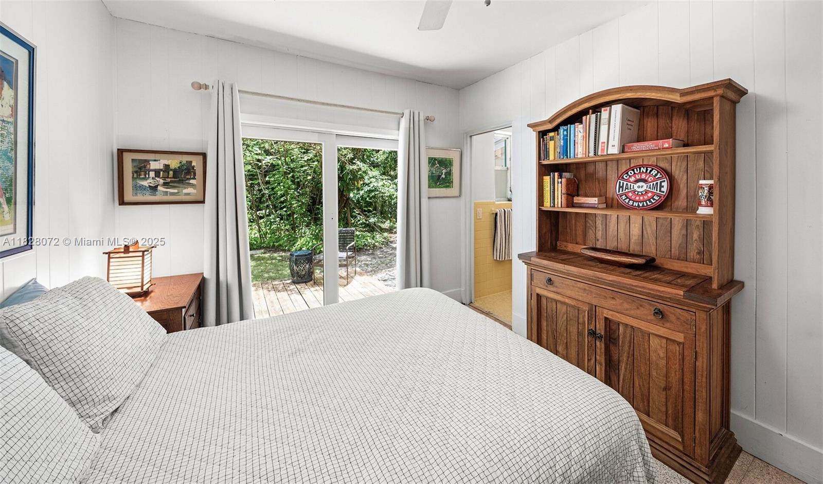 3540 N Moorings Way Miami, FL 33133