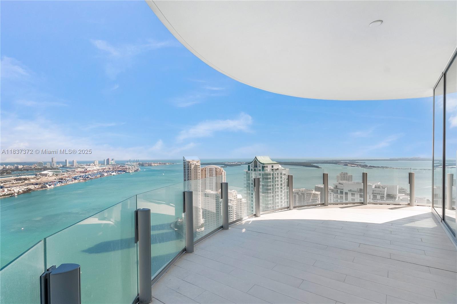 image Aston Martin Residence13