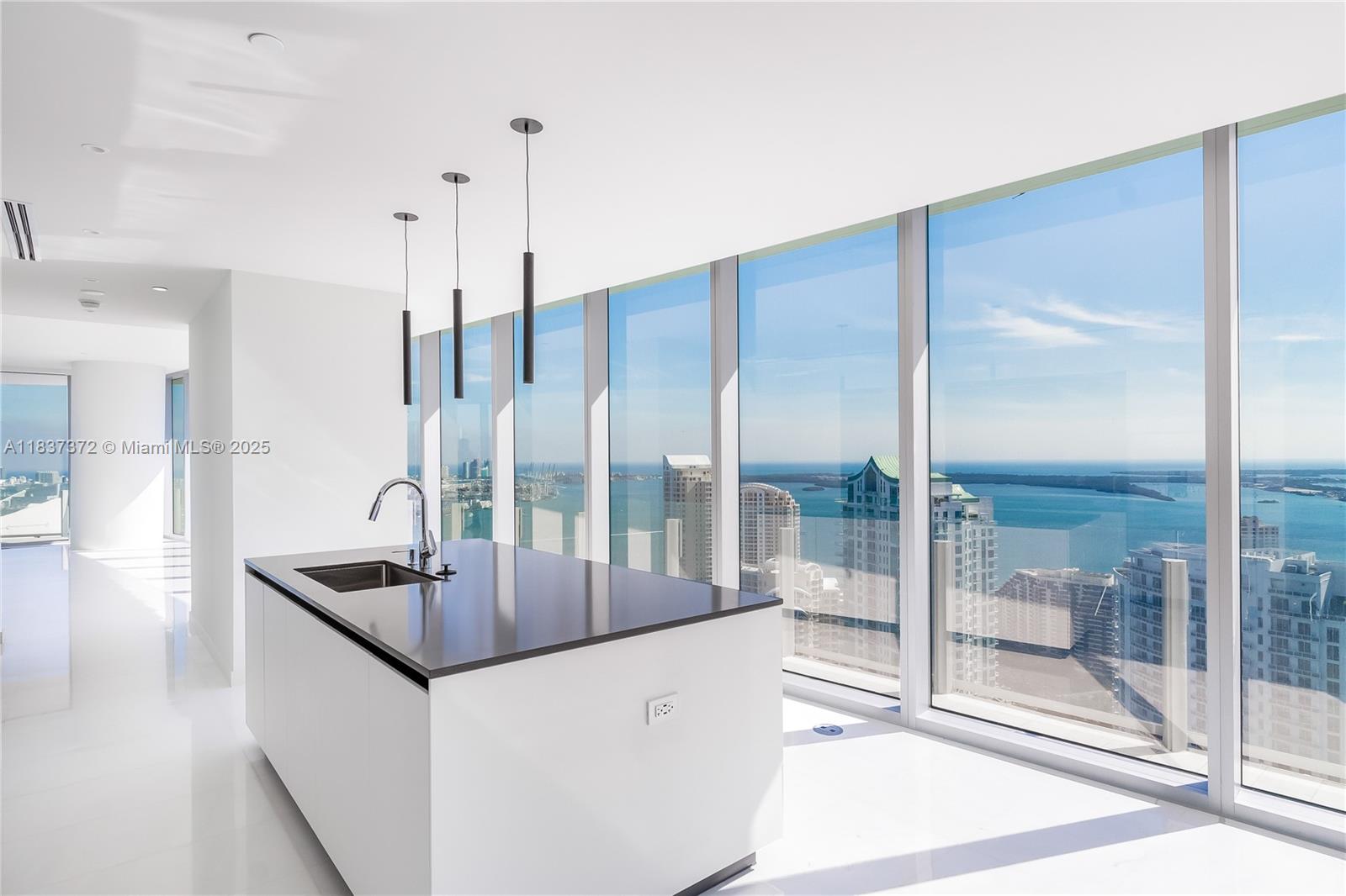 image Aston Martin Residence8