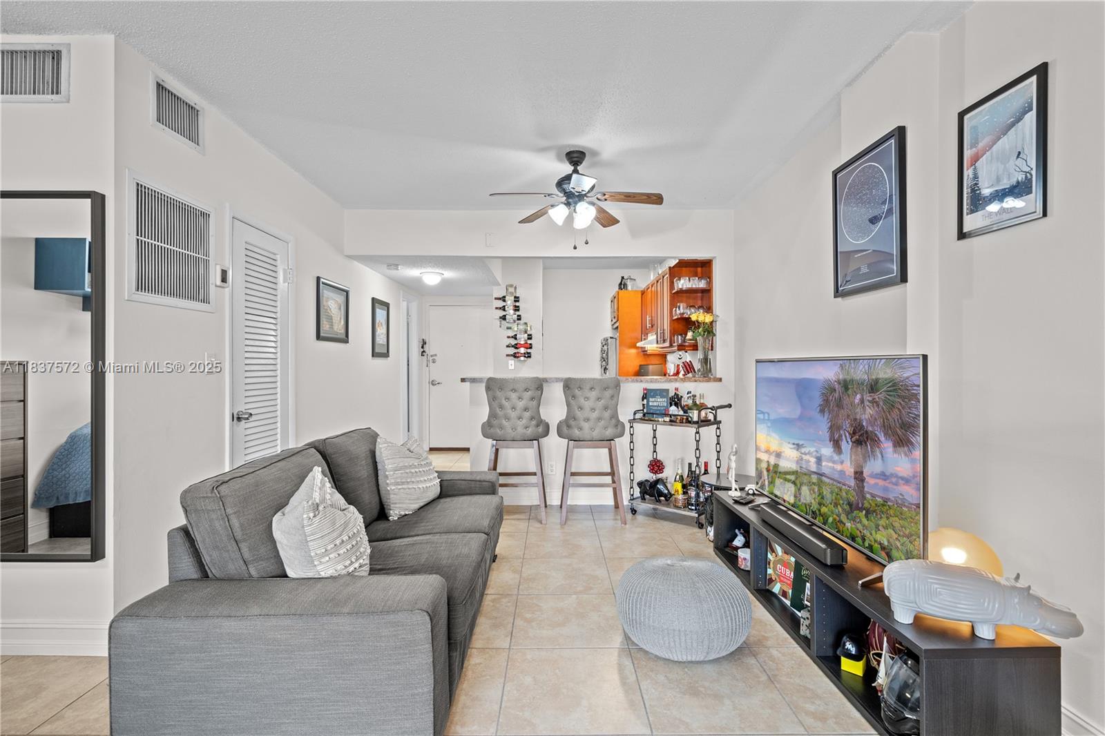 1455 N Treasure Dr #4D