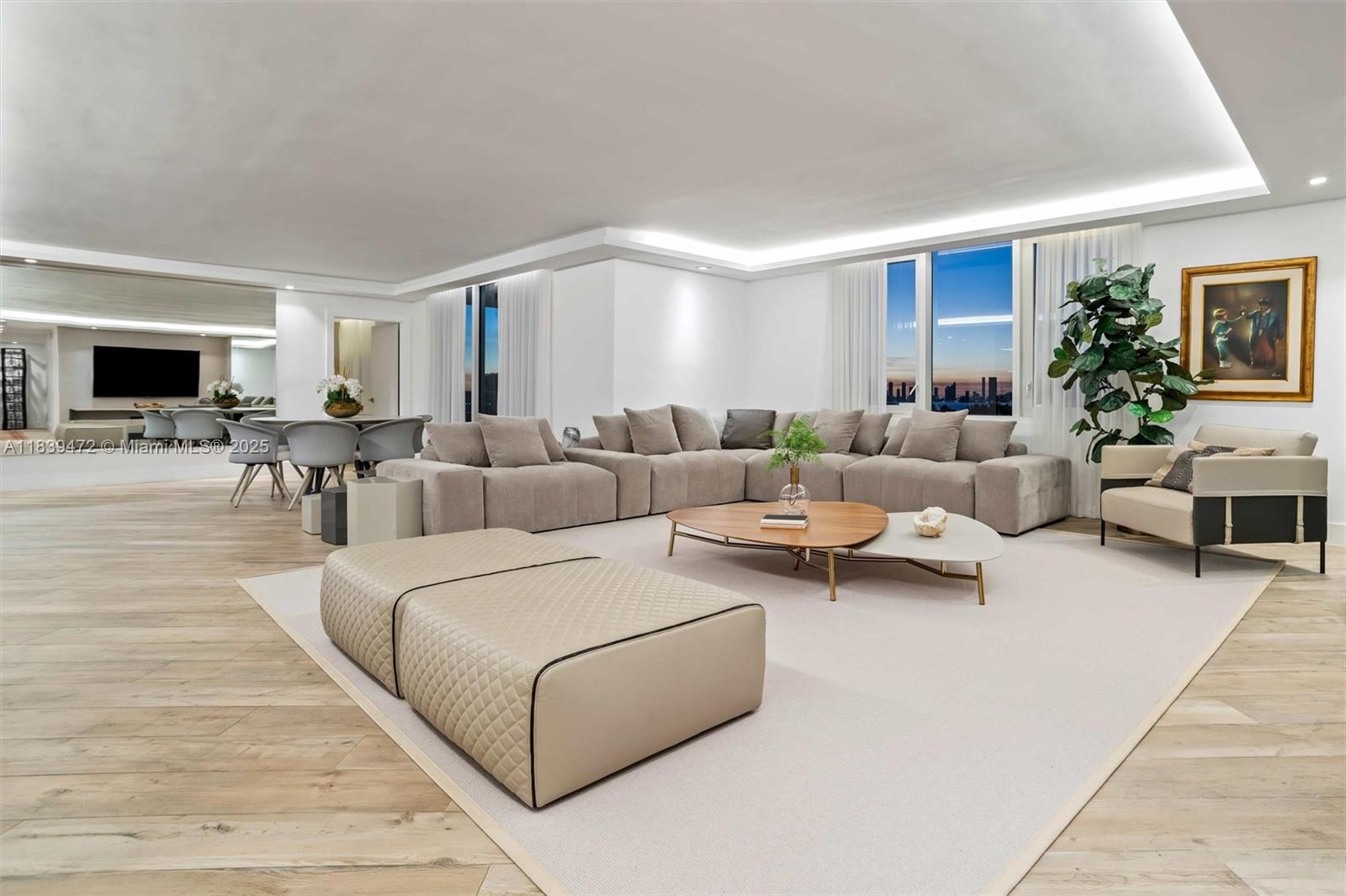 2301 Collins Ave #1432