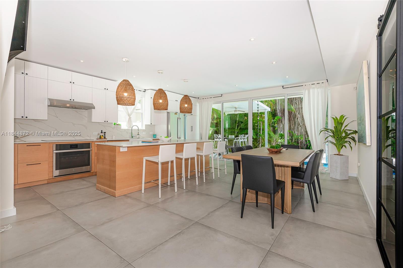 32 SW 23rd Rd Miami, FL 33129