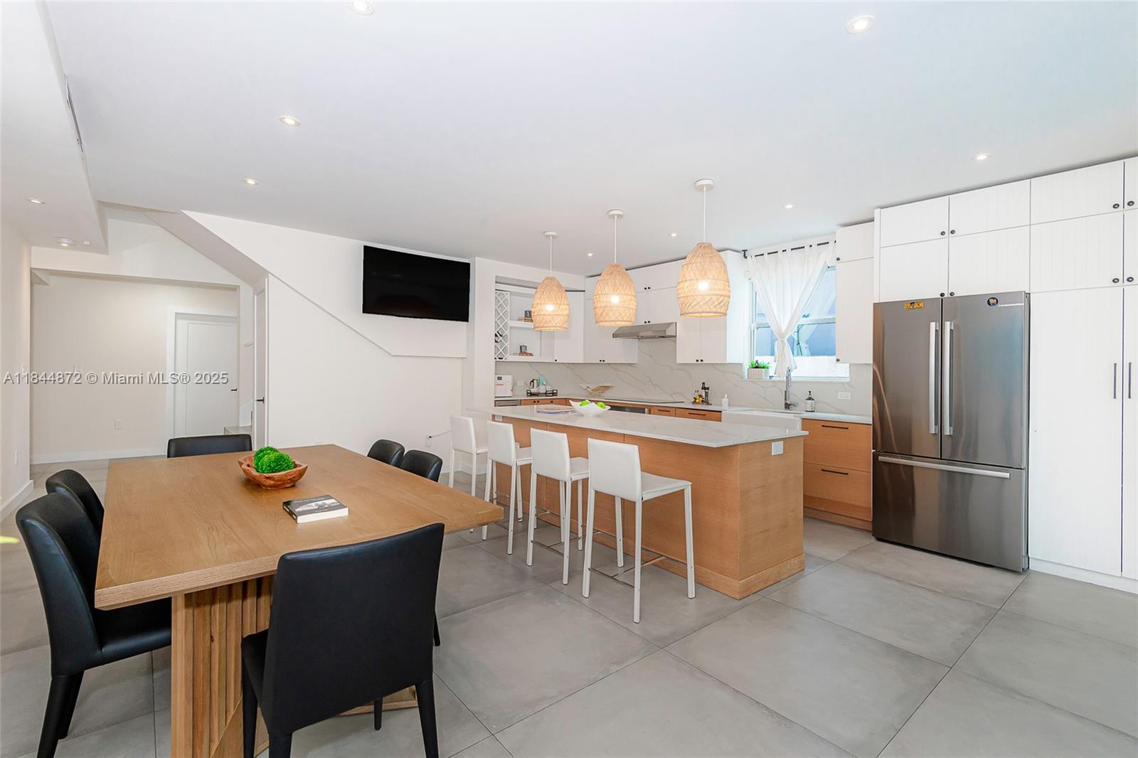 32 SW 23rd Rd Miami, FL 33129