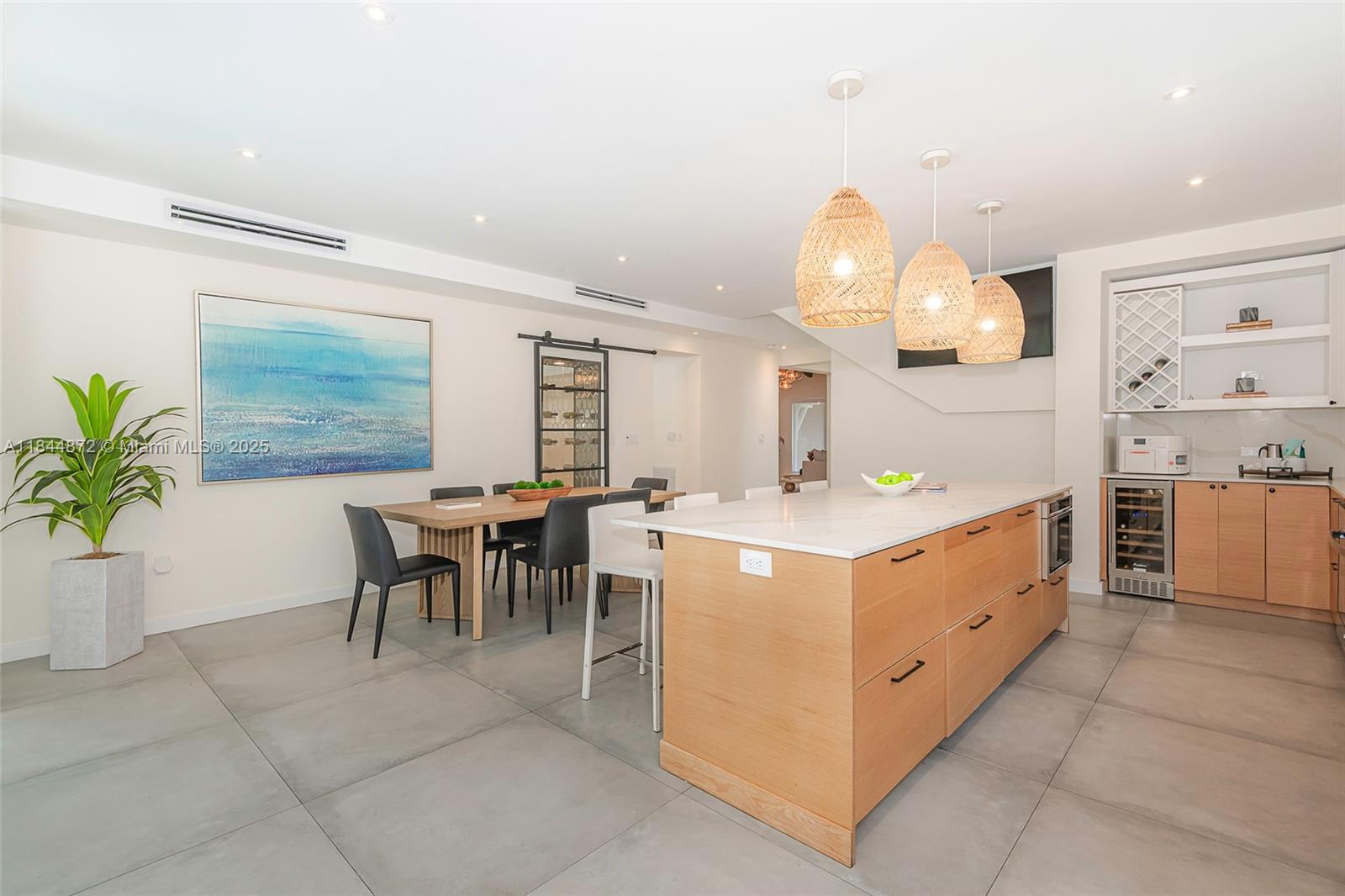 32 SW 23rd Rd Miami, FL 33129