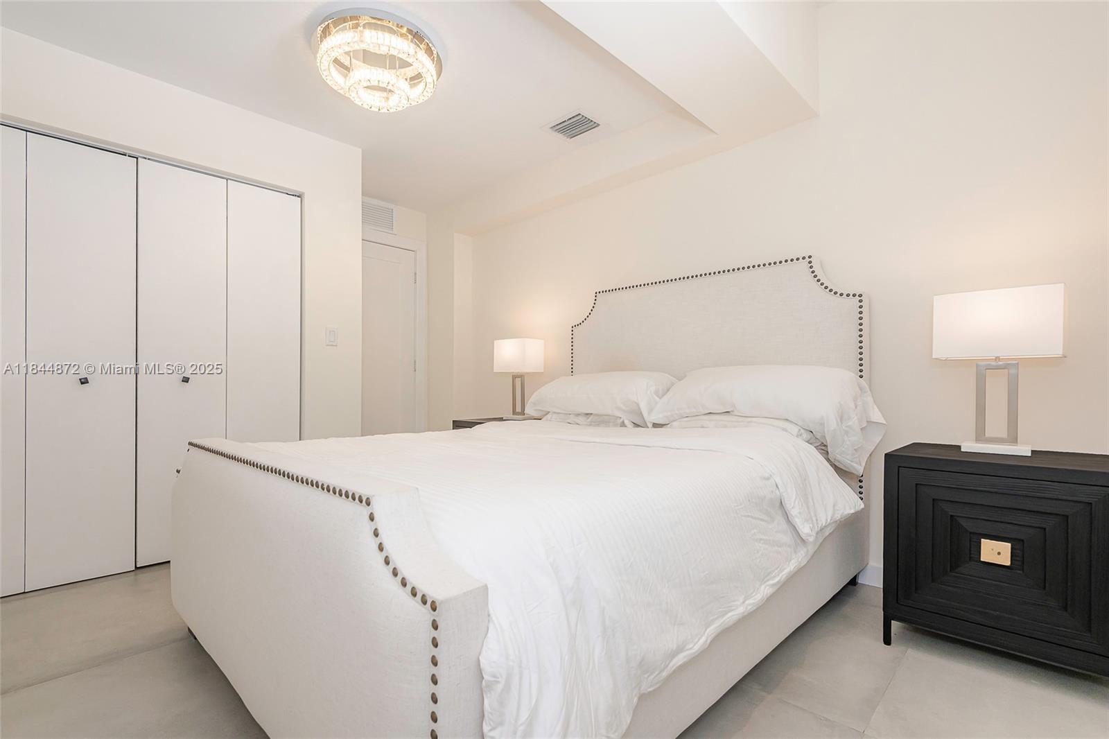 32 SW 23rd Rd Miami, FL 33129