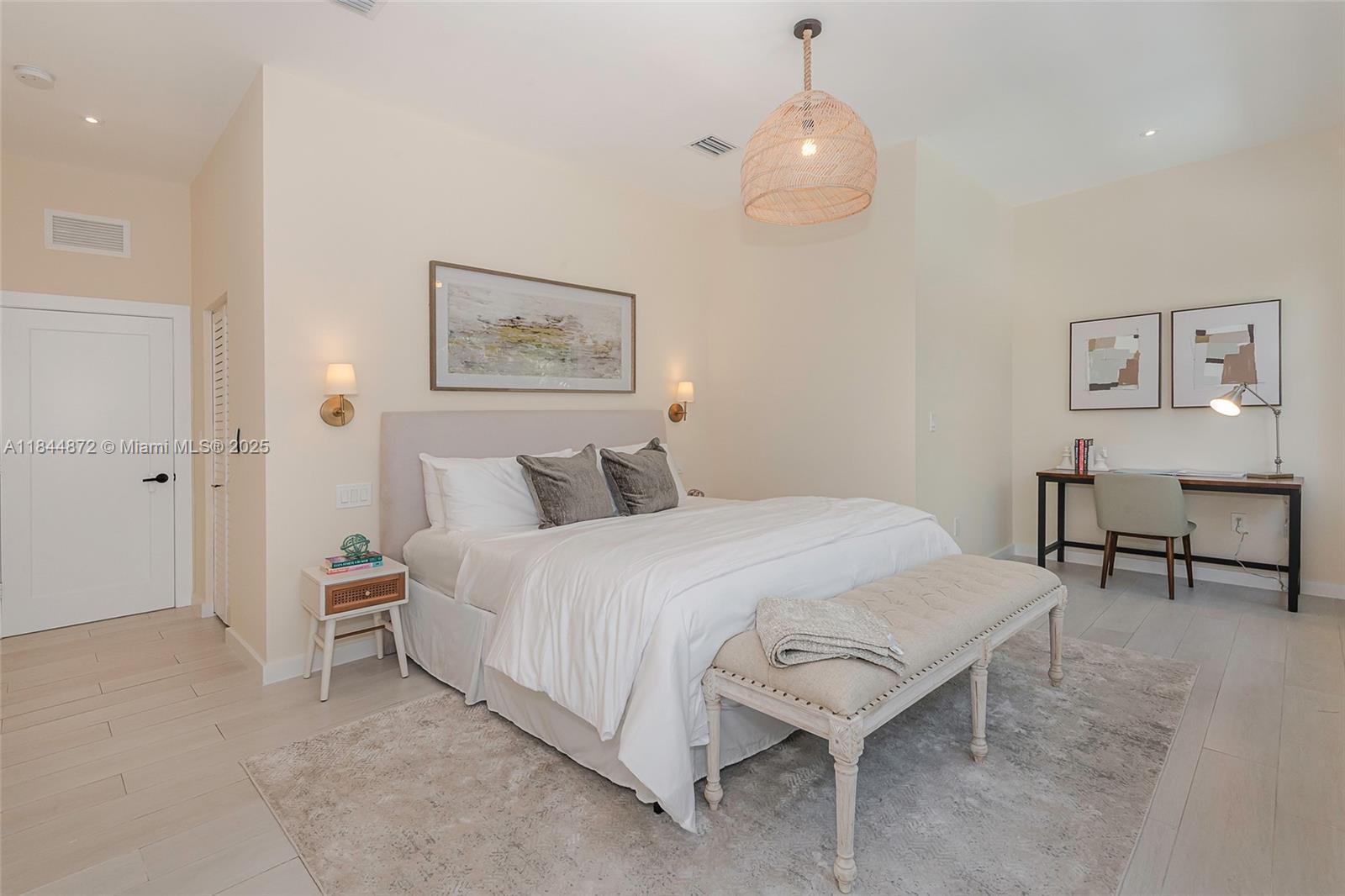 32 SW 23rd Rd Miami, FL 33129