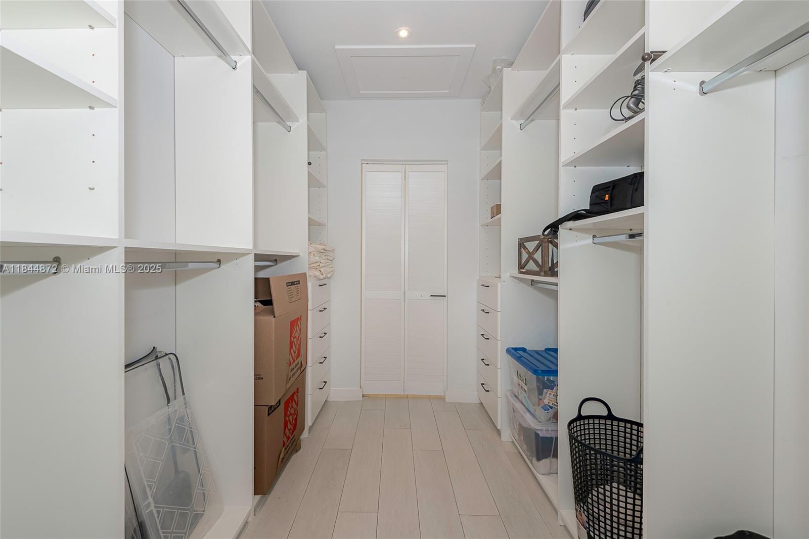 32 SW 23rd Rd Miami, FL 33129