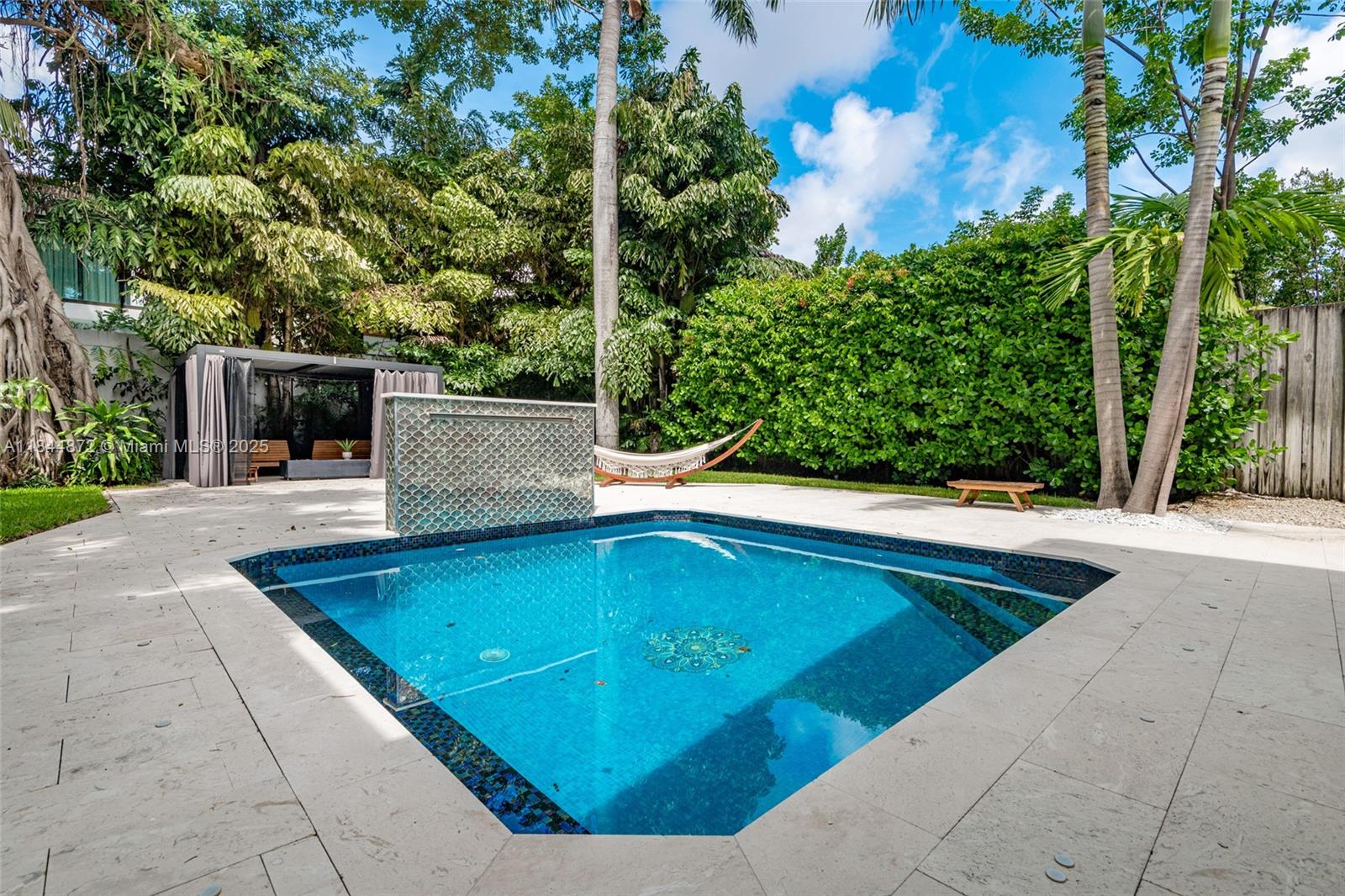 32 SW 23rd Rd Miami, FL 33129