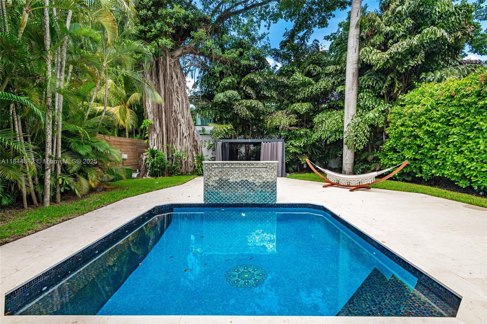 32 SW 23rd Rd Miami, FL 33129