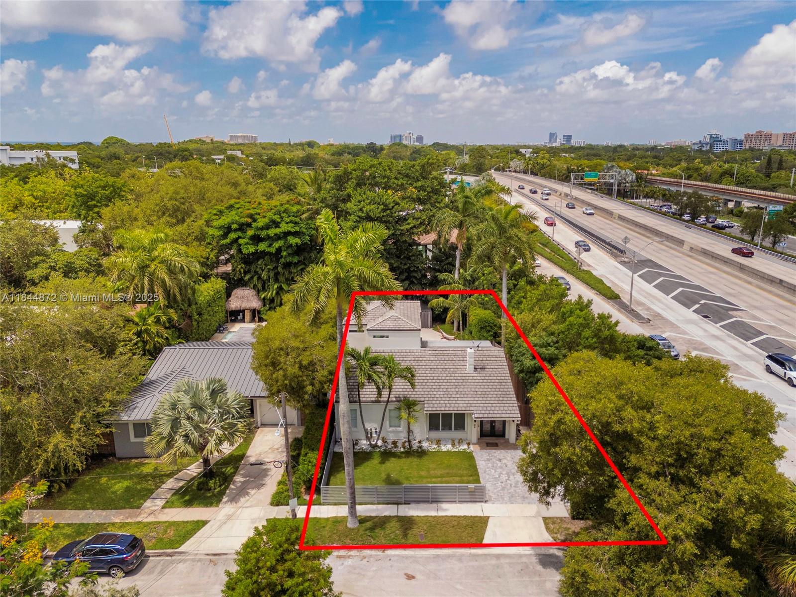 32 SW 23rd Rd Miami, FL 33129