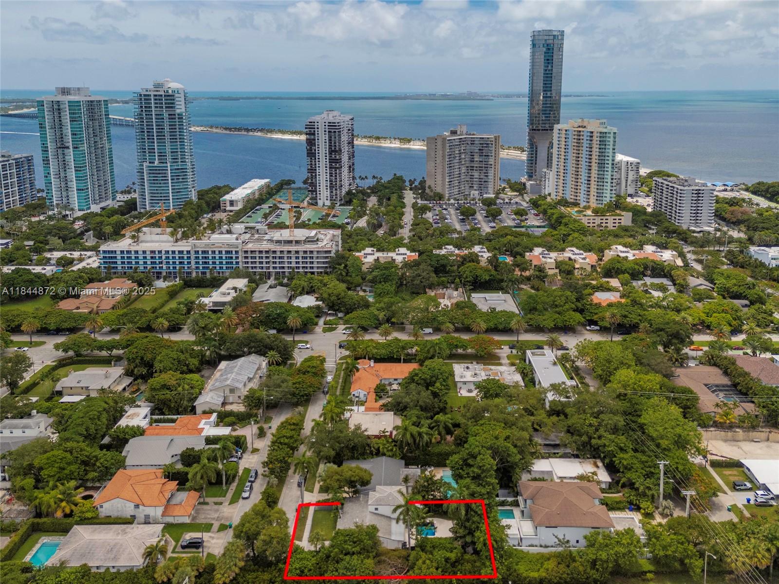 32 SW 23rd Rd Miami, FL 33129