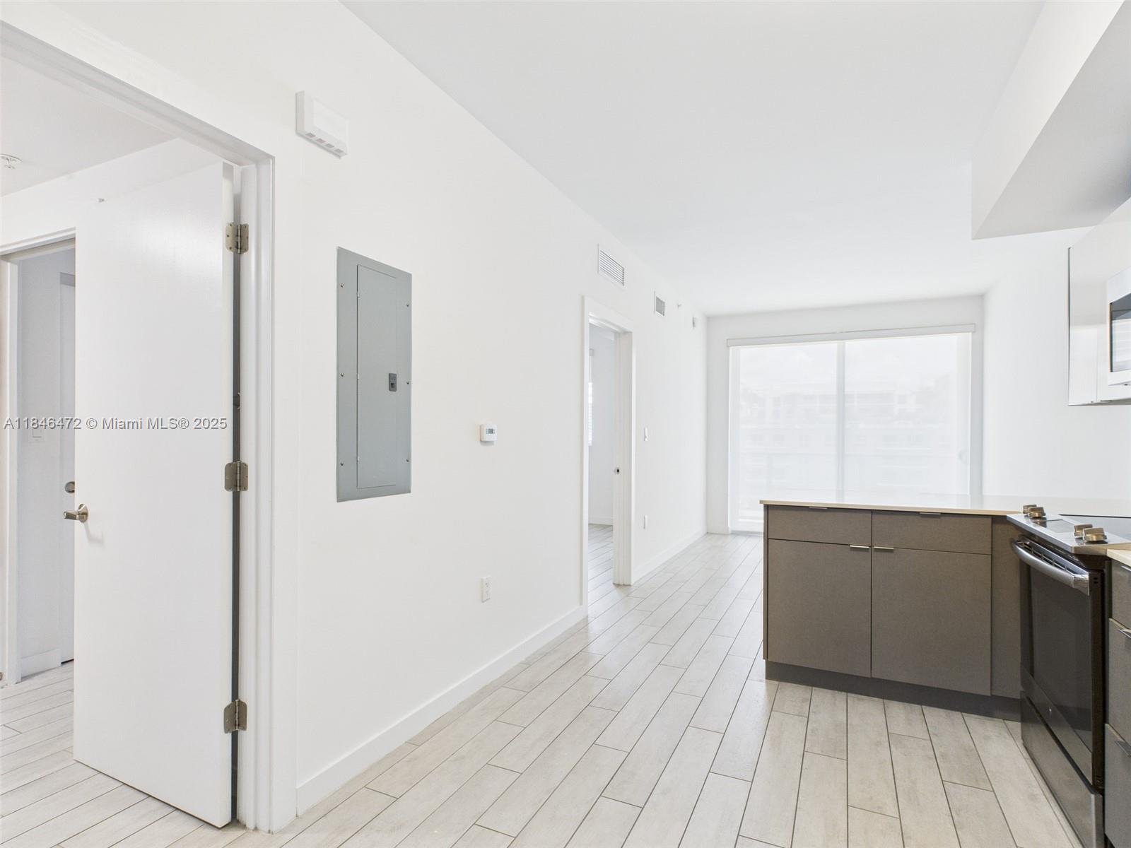 image 26 Edgewater Condominium13