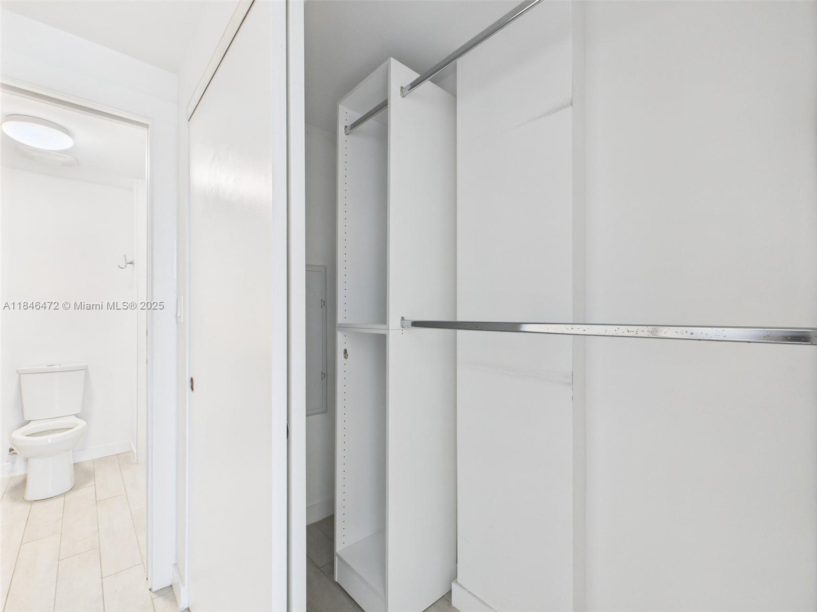 image 26 Edgewater Condominium20