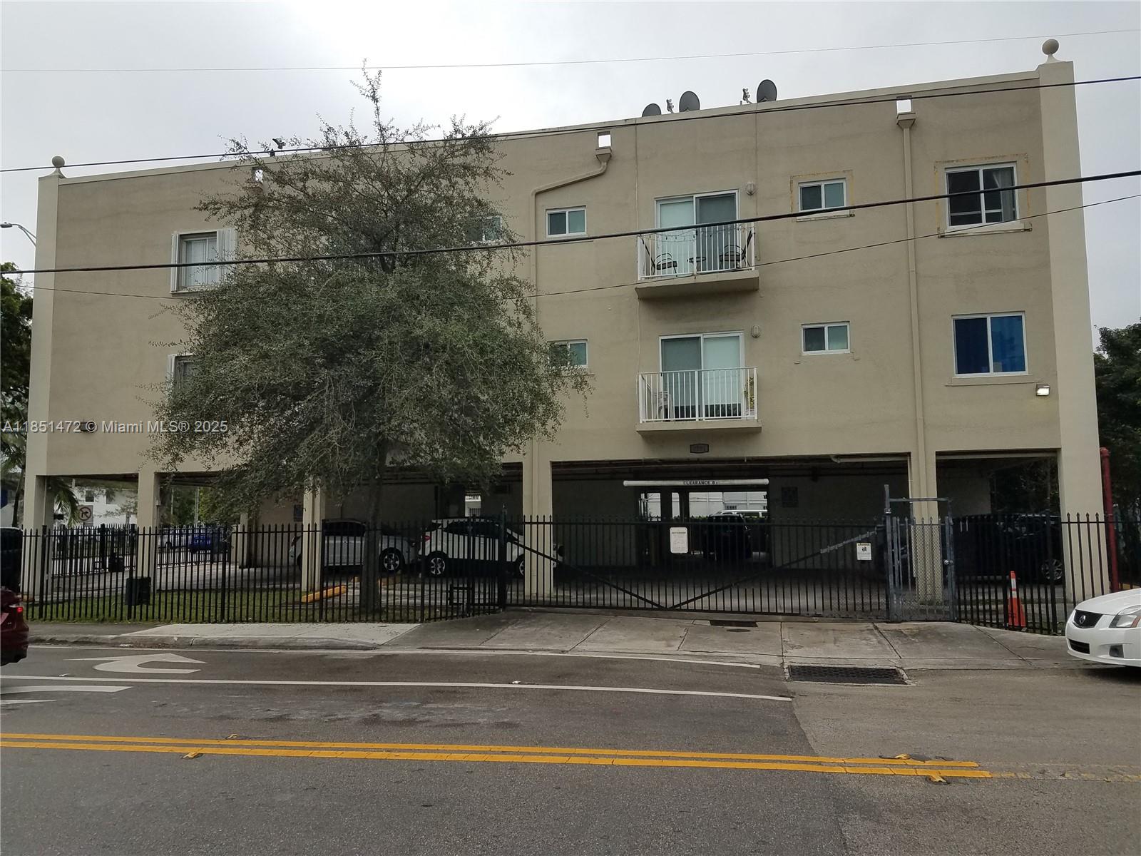 3201 W Flagler St #105
