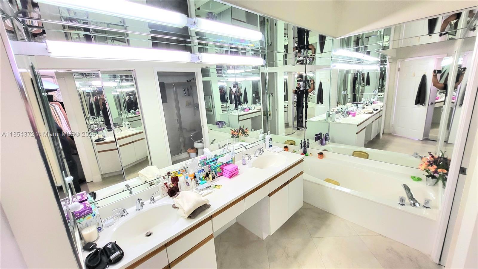 3530 Mystic Pointe Dr #2508 Aventura, FL 33180