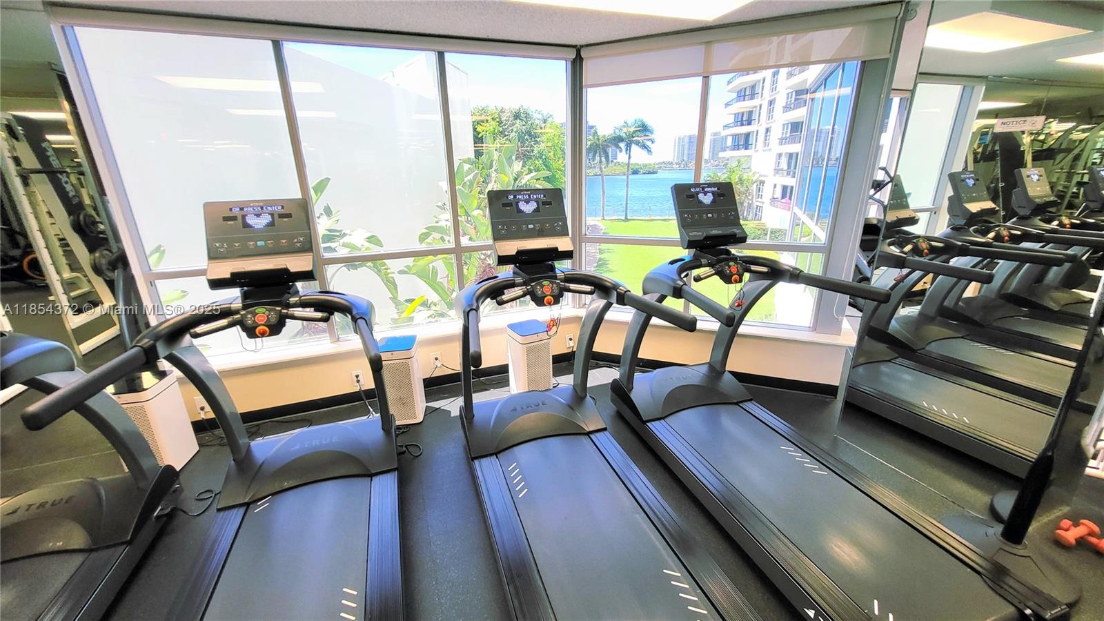 3530 Mystic Pointe Dr #2508 Aventura, FL 33180