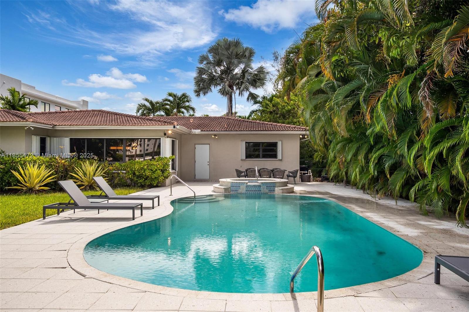 9250 Bay Dr Surfside, FL 33154