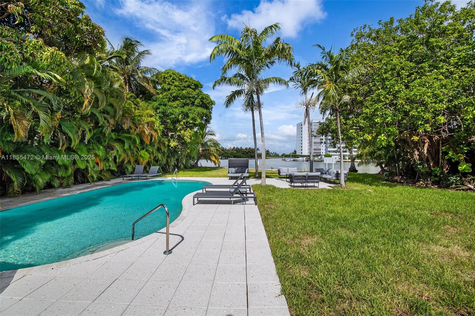 9250 Bay Dr Surfside, FL 33154