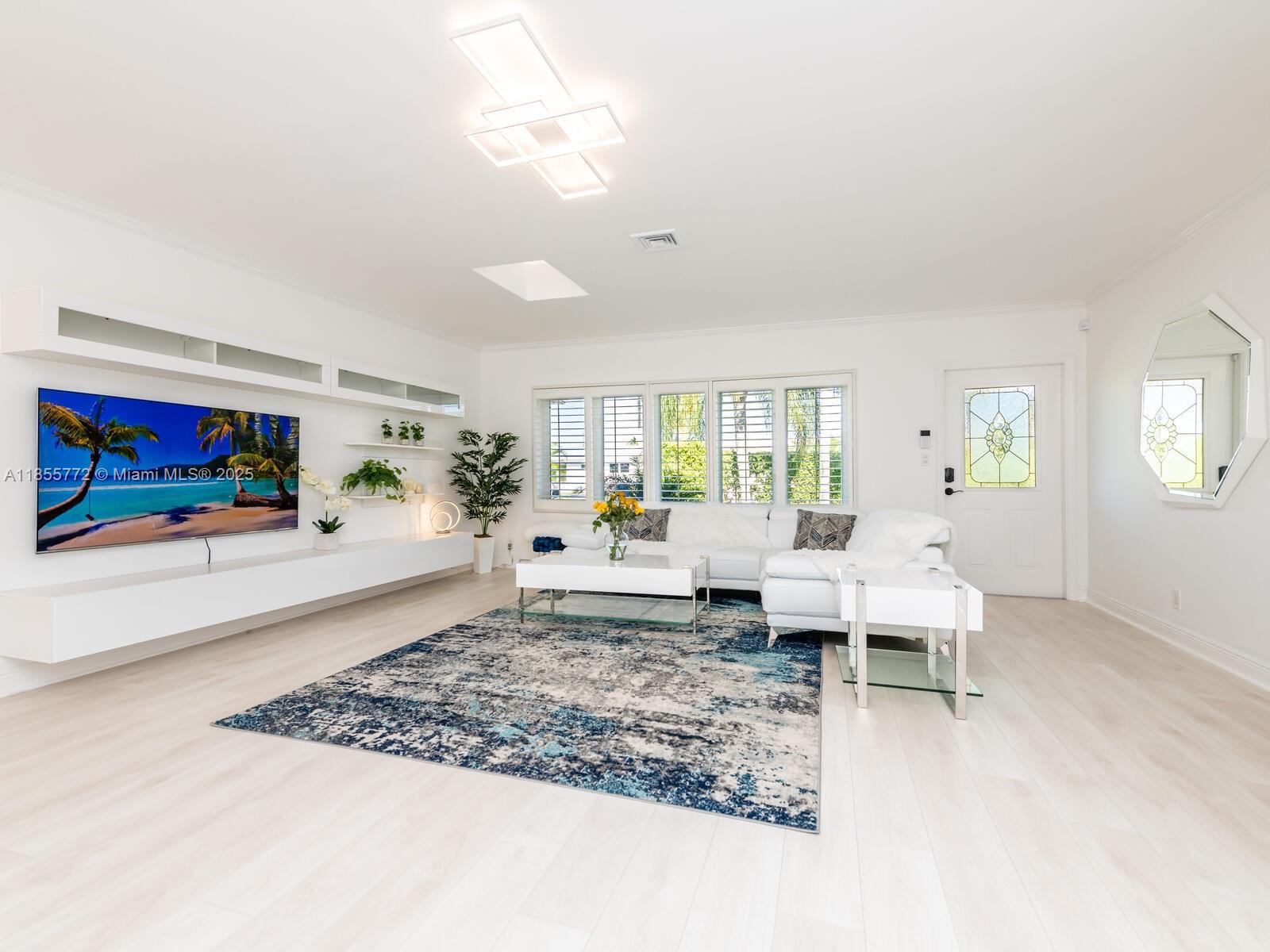 2118 NE 15th St Fort Lauderdale, FL 33304