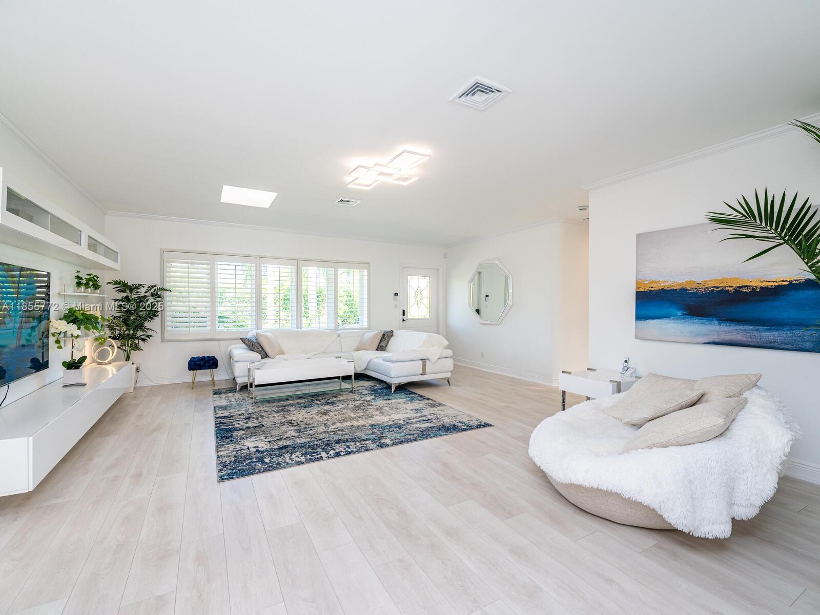 2118 NE 15th St Fort Lauderdale, FL 33304