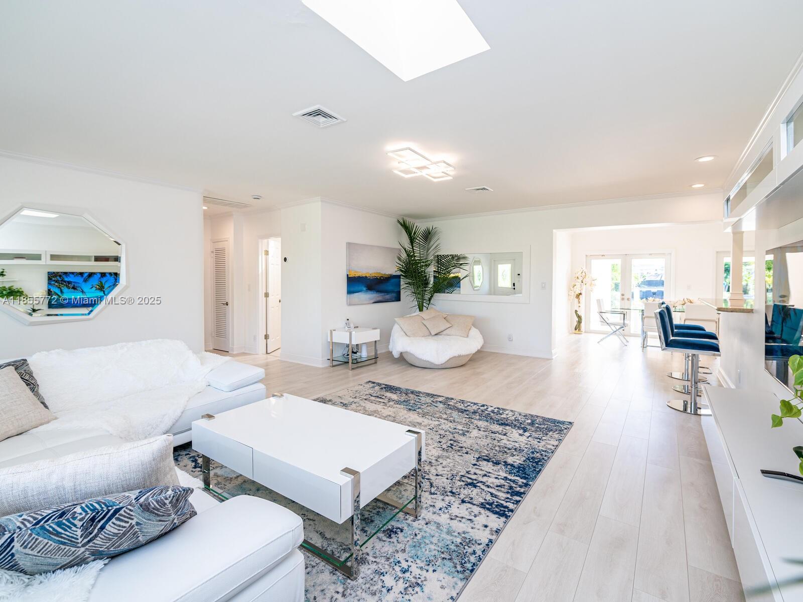 2118 NE 15th St Fort Lauderdale, FL 33304