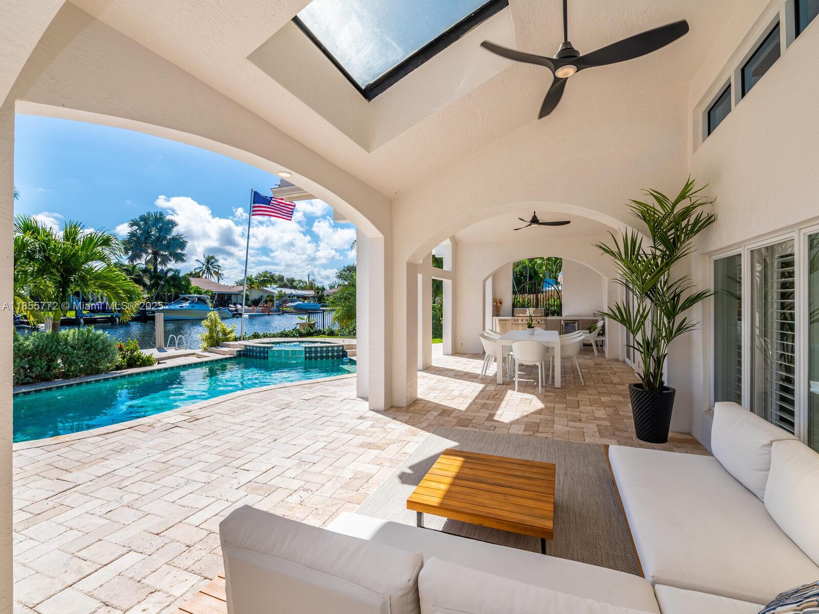 2118 NE 15th St Fort Lauderdale, FL 33304