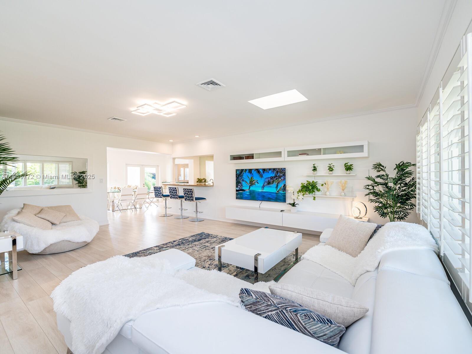 2118 NE 15th St Fort Lauderdale, FL 33304