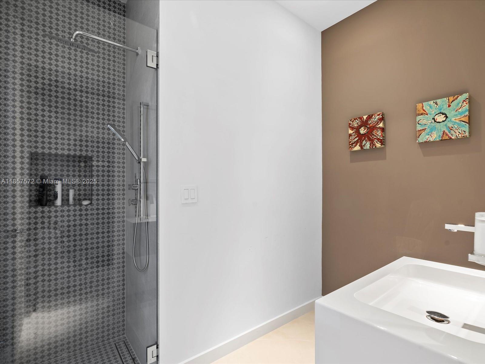 224 S Island Golden Beach, FL 33160