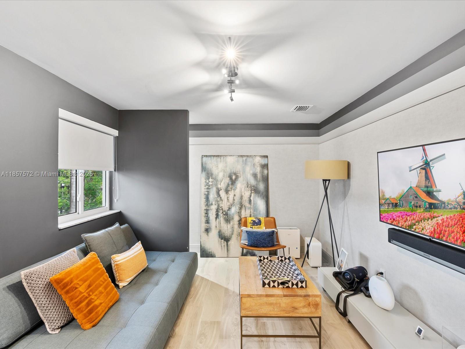 224 S Island Golden Beach, FL 33160