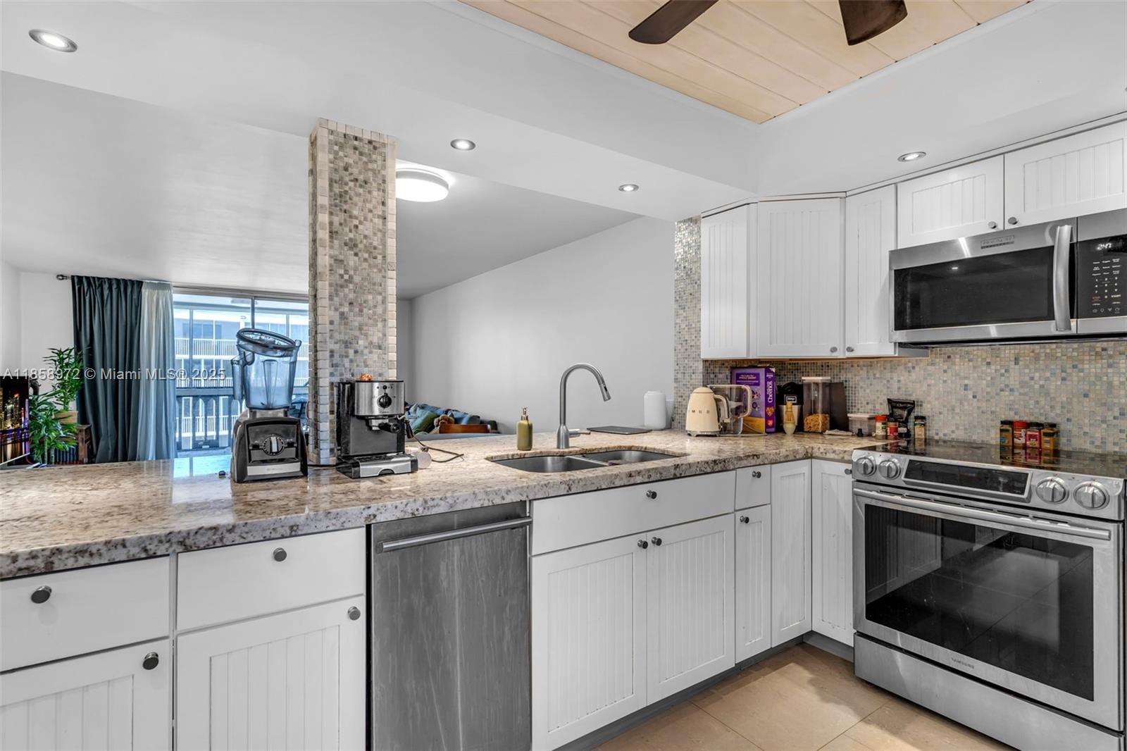301 NE 14th Ave #601