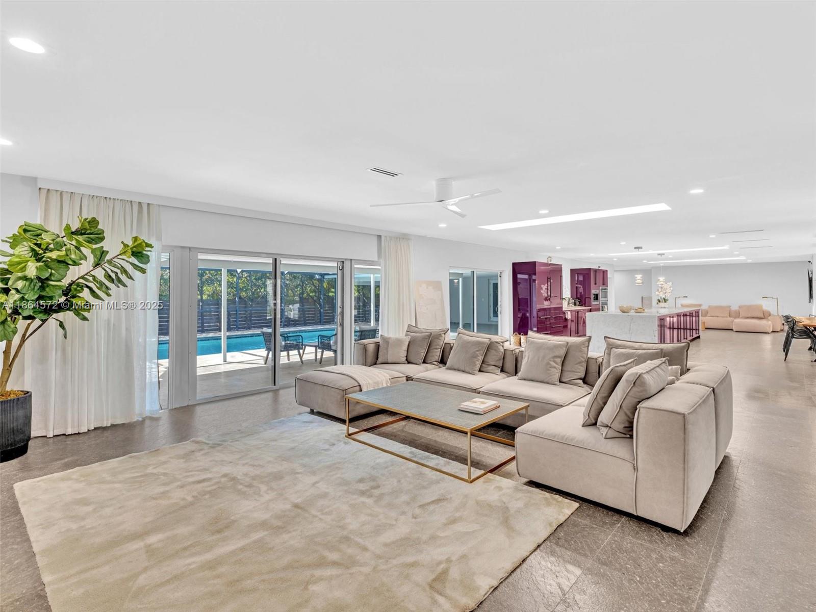 840 S Southlake Dr Hollywood, FL 33019