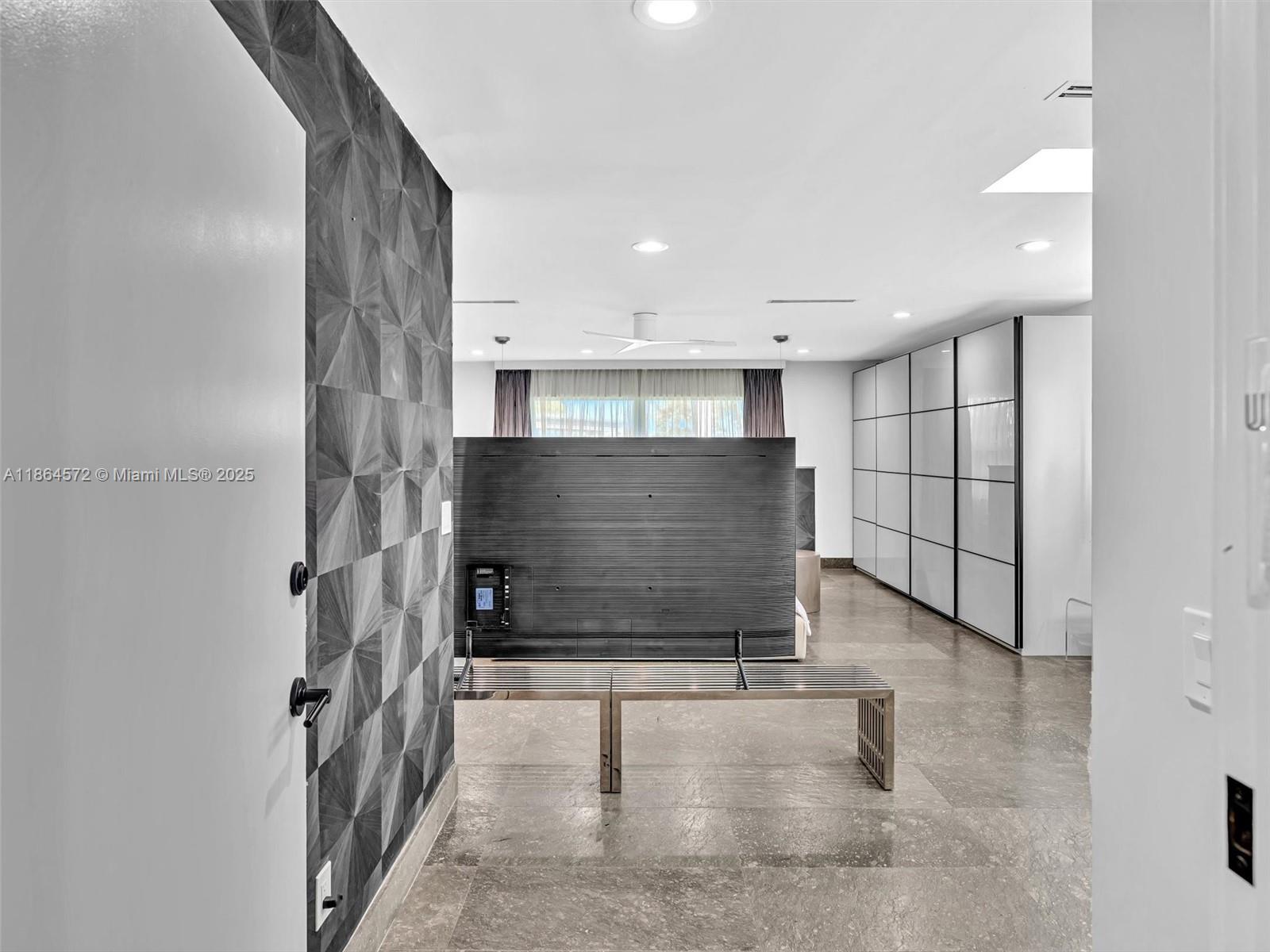 840 S Southlake Dr Hollywood, FL 33019