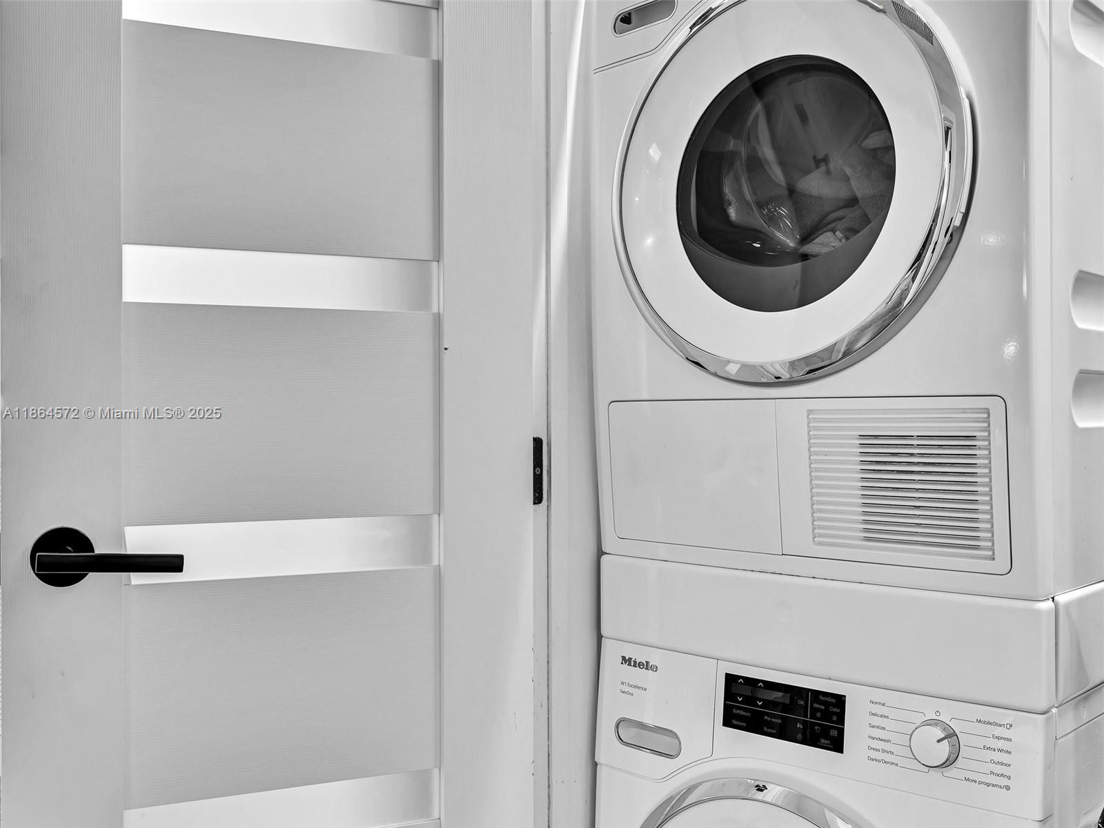 840 S Southlake Dr Hollywood, FL 33019