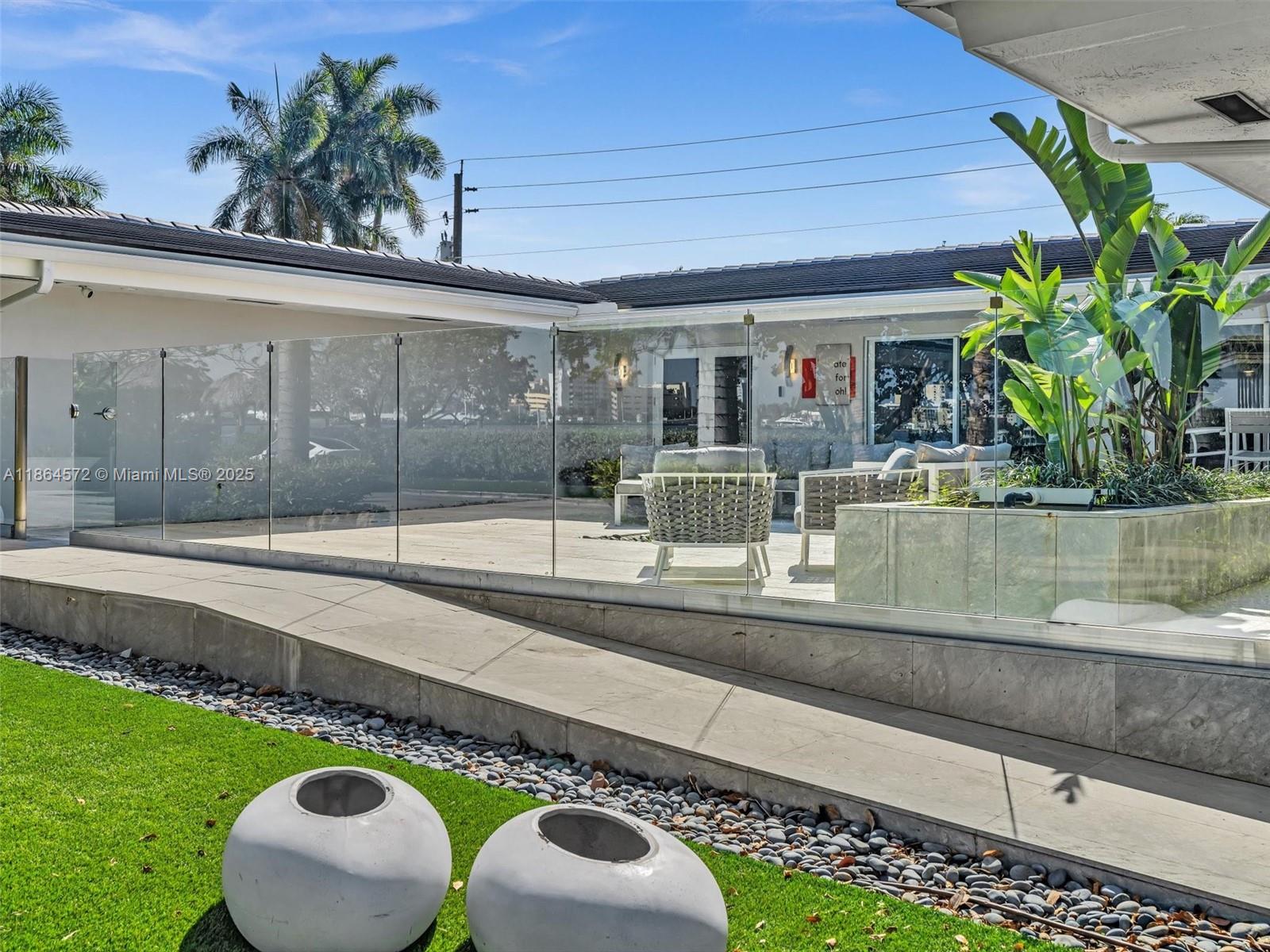 840 S Southlake Dr Hollywood, FL 33019