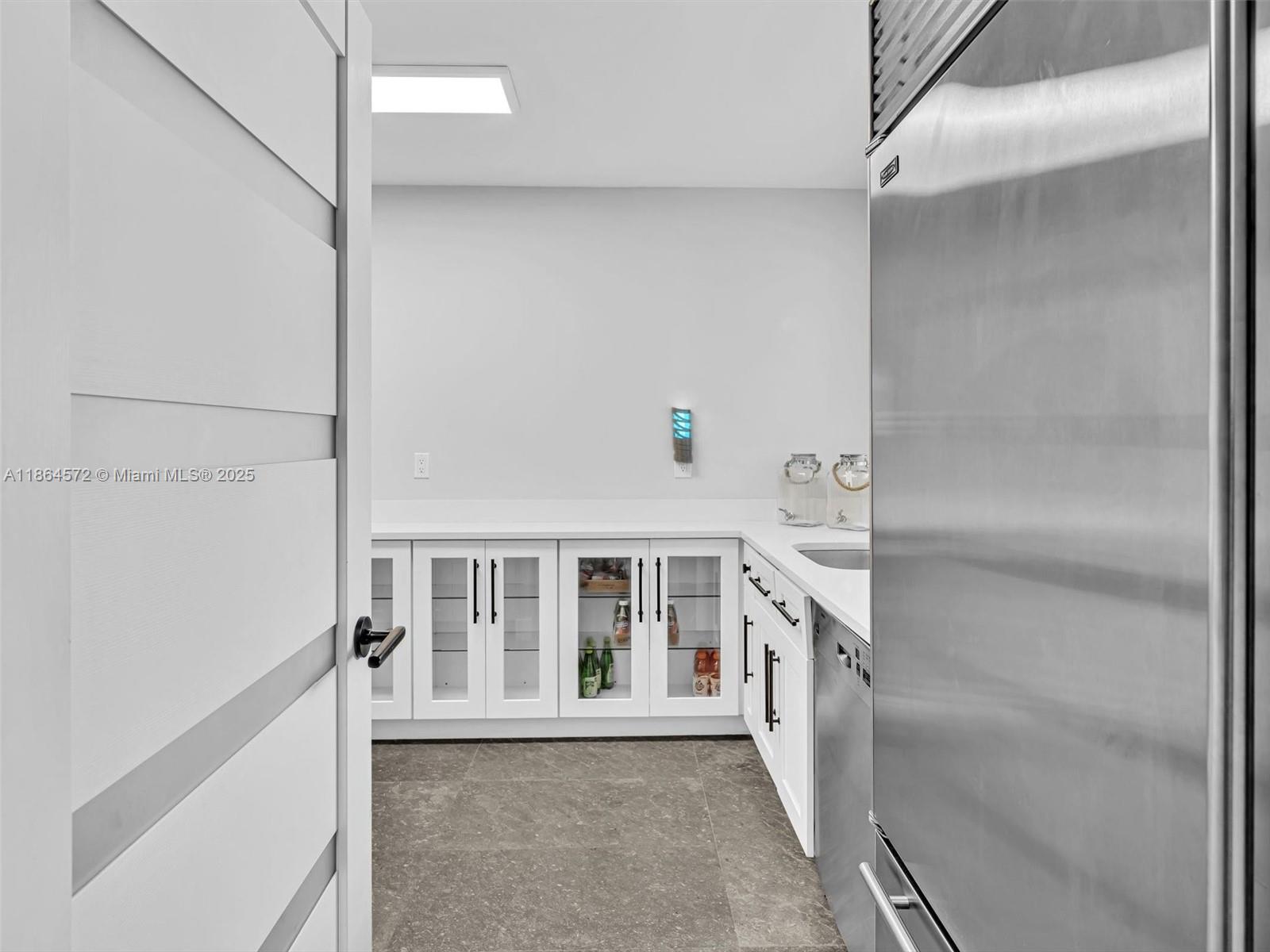 840 S Southlake Dr Hollywood, FL 33019